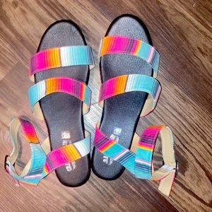 size 9 Crazy Train Serape Sandals